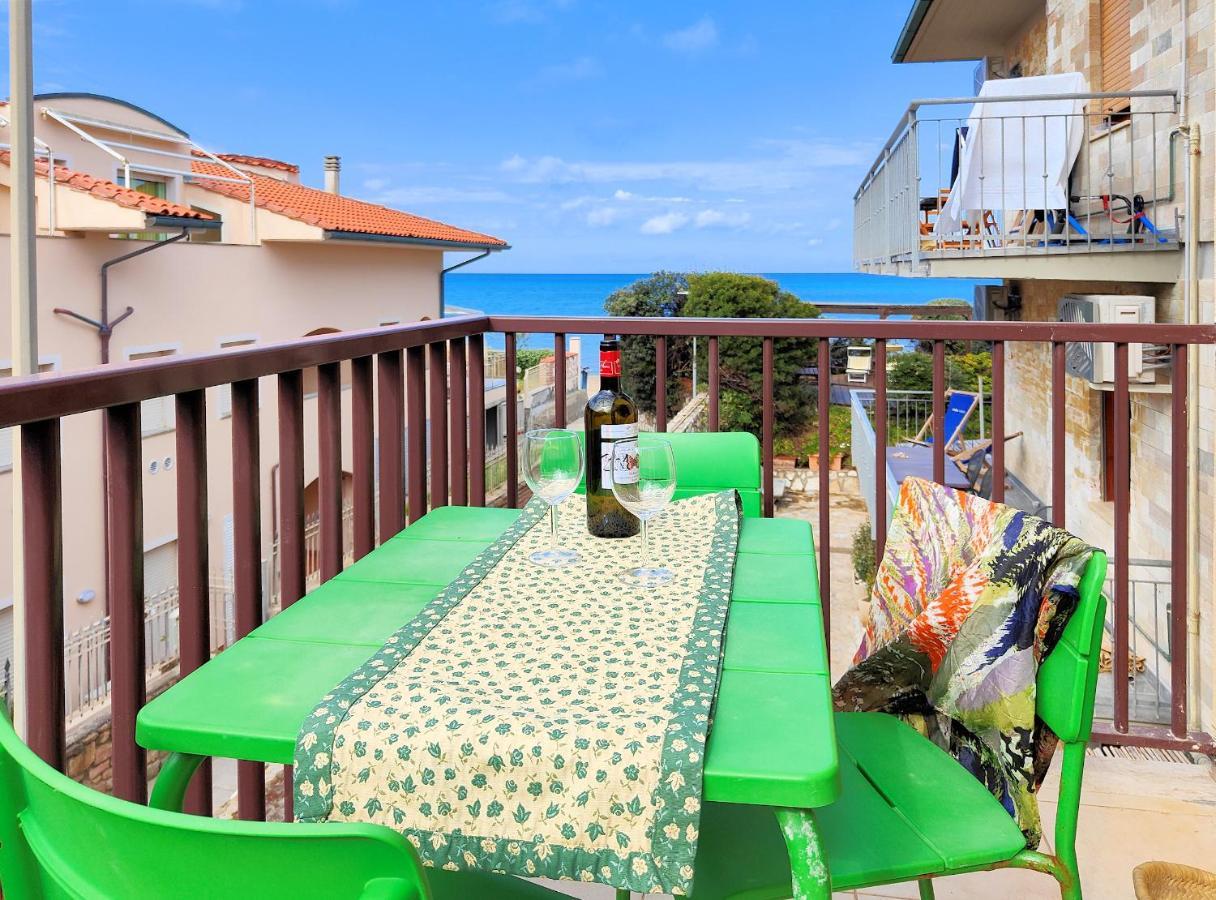 Le Dune Sea View Apartments - Futura Cav San Vincenzo Eksteriør bilde